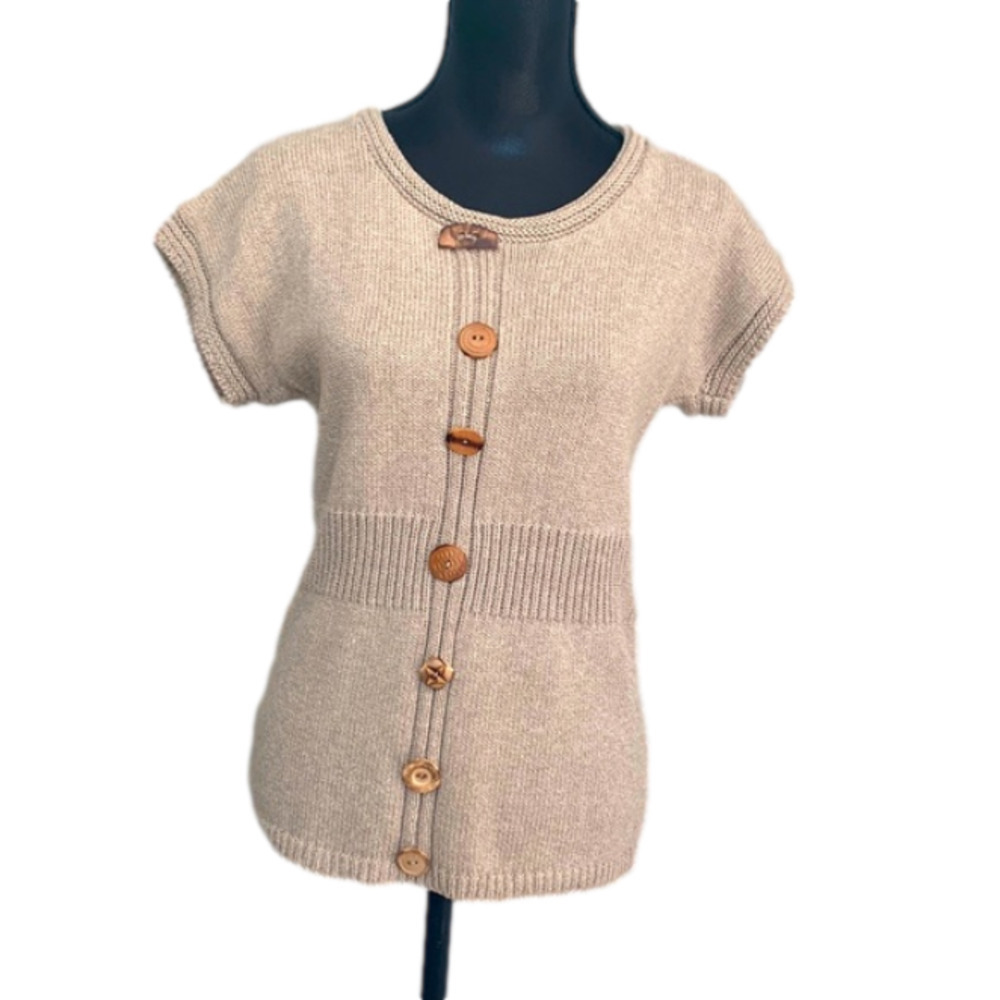 Beige chunky boho sweater with wooden buttons